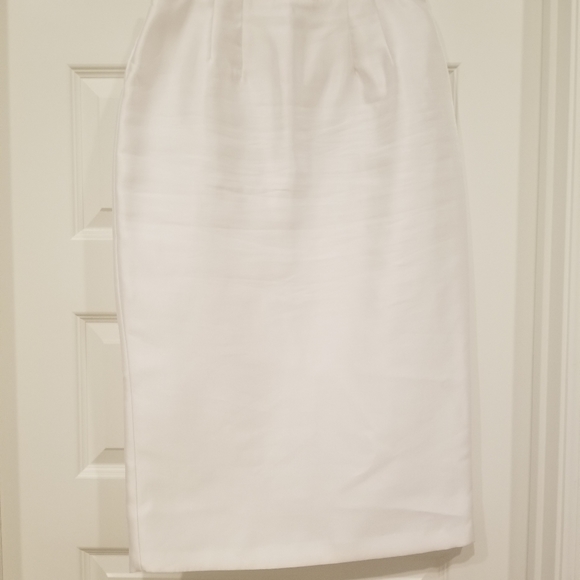 Sapphire Collection by Lily and Taylor Formal 2-pc Skirt Set, GUC, Size 6 - Picture 10 of 10